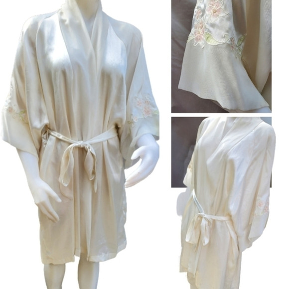 Vintage Other - Etienne Vintage Ivory Satin Floral‎ Robe One size